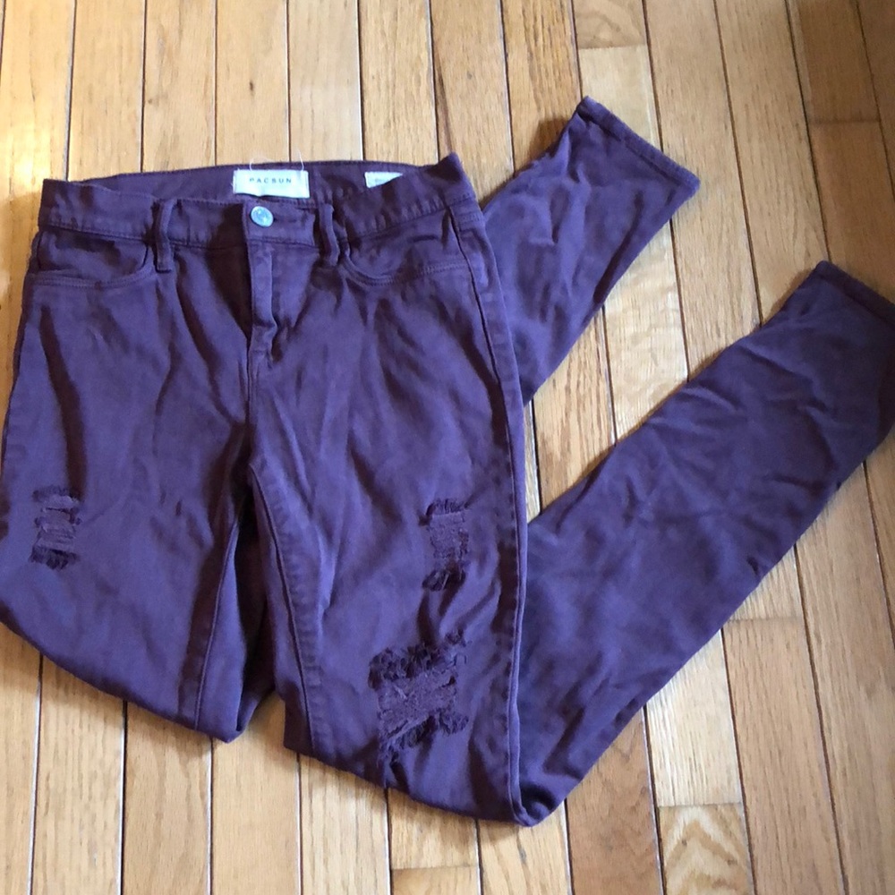 Maroon distressed jegging